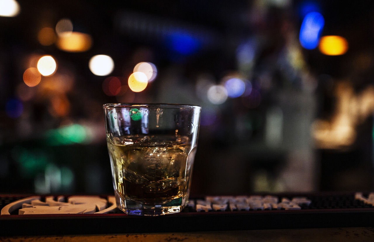 alcohol, bar, nightlife-6493051.jpg